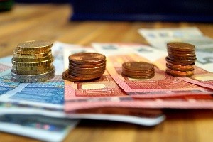 Ein Darlehen vorzeitig ablösen: Das kann viel Geld sparen, aber auch ein Vorfälligkeit nach sich ziehen.