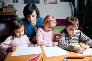 Auch Kinder können einen Freistellungsauftrag stellen: Das Finanzamt zieht dann weniger Steuer ein.